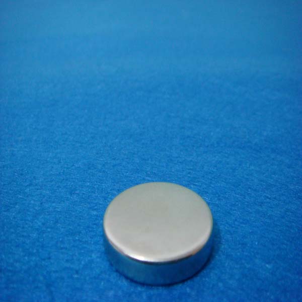 strong magnet014